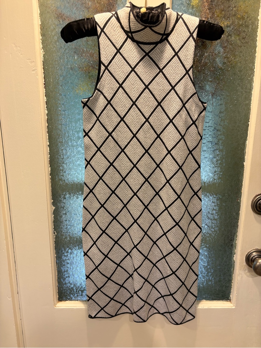 Romeo & Juliet Couture Sleeveless Black & Gray Diamond Knit Dress